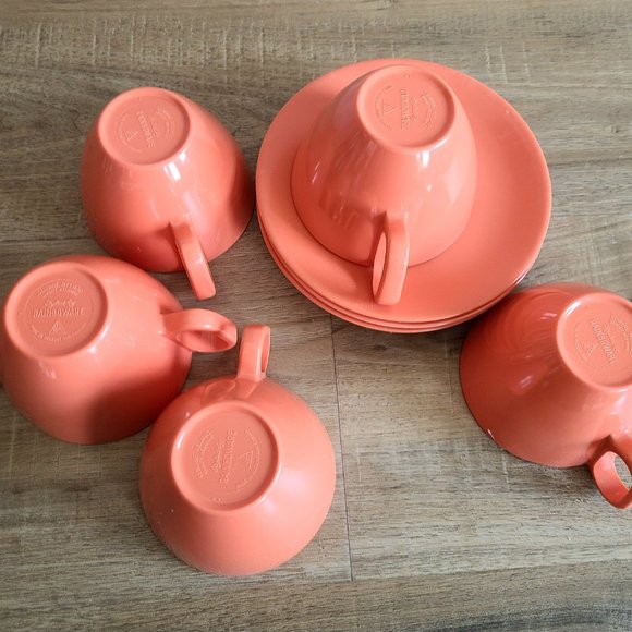Set of 5 melamine dinnerware coral red cups and saucers. - Picture 5 of 11